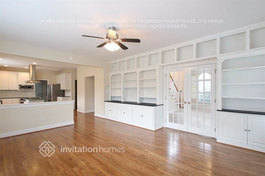 Building Photo - 5633 Legacy Cir