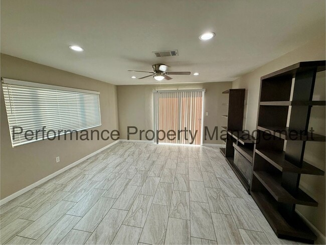 Building Photo - Charming 3 Bed/1 Bath Home w/ RBP & Securi...