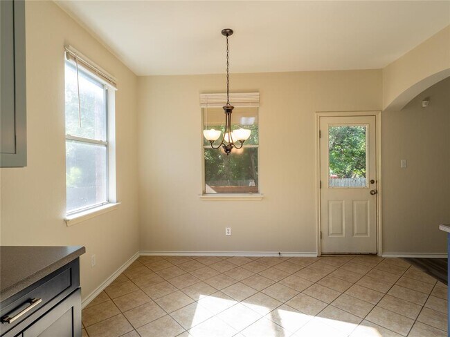 Building Photo - 1710 Lomita Dr