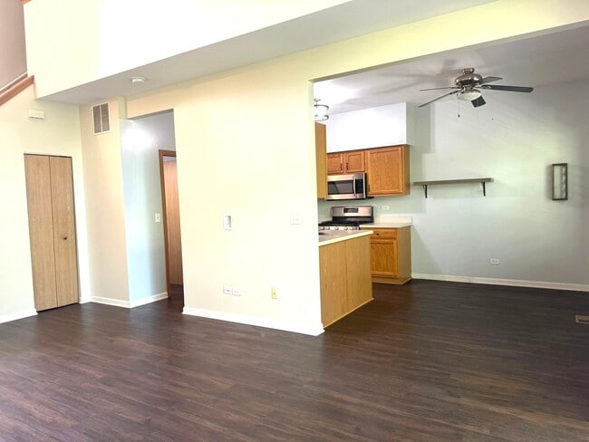 Building Photo - 4013 Oak Tree Ln