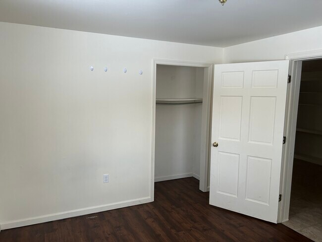 Building Photo - 109 Brylin Dr