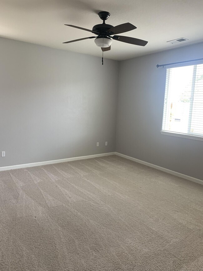 Building Photo - 10676 Brittany Park Dr