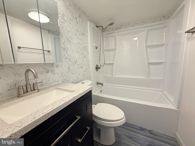 Building Photo - 150 Berwick Pl