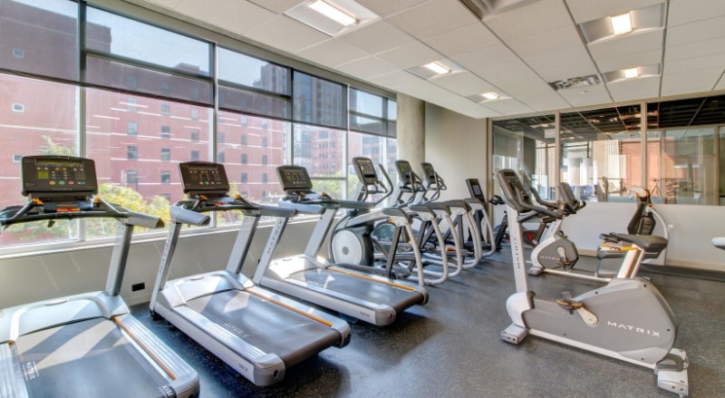 Building Photo - 136 W Chicago Ave