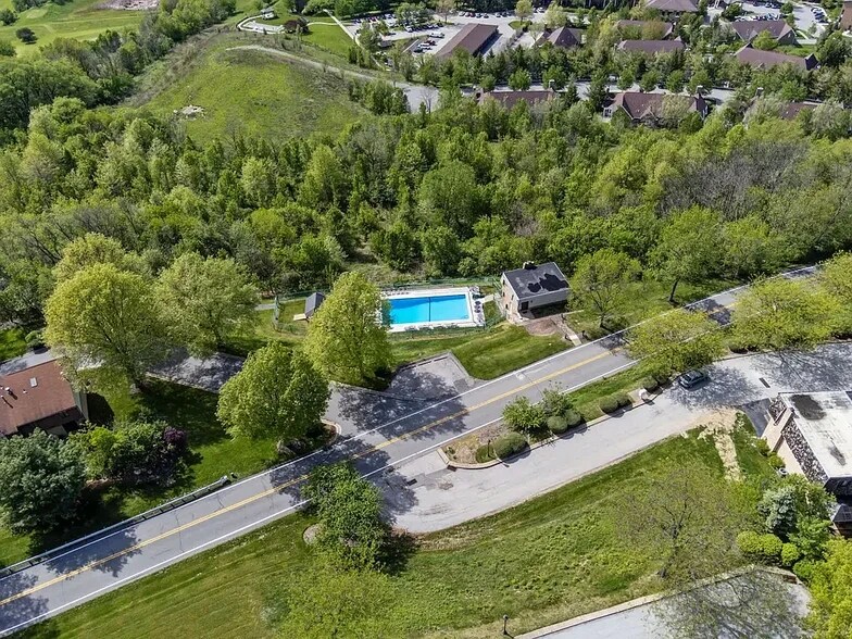 Community Neighborhood Pool - 2816 Bingham Dr