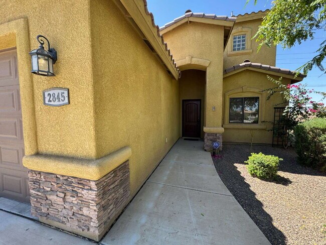 Building Photo - Spacious 4-Bed, 3-Bath Gem with 1804 Sq. F...