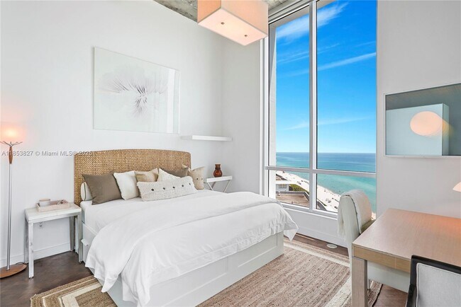 Building Photo - 5959 Collins Ave
