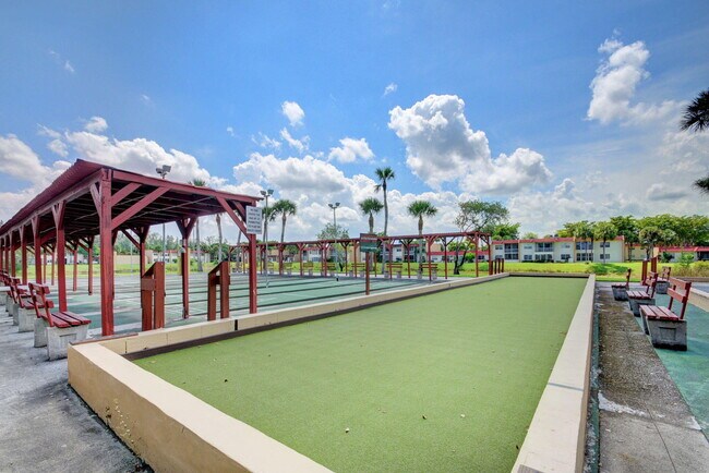 Building Photo - 105 Lake Irene Dr