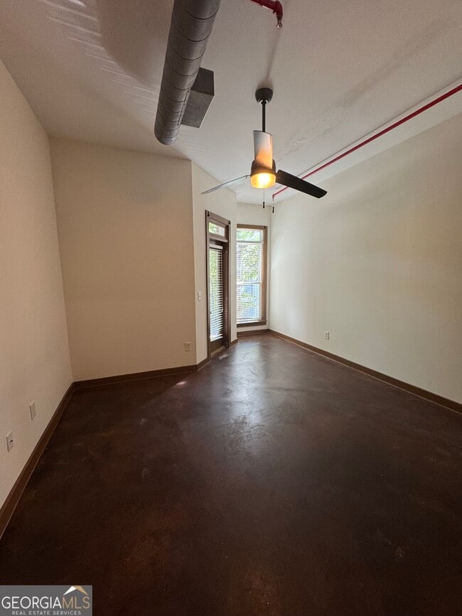 Building Photo - 250 Martha Dr