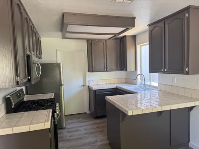 Building Photo - Home for Rent in South Sacramento