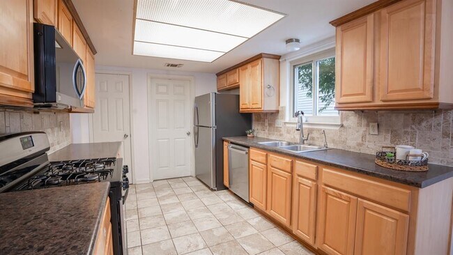 Building Photo - 11606 Parkfield Dr