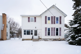 Building Photo - 1443 S Walnut Ave