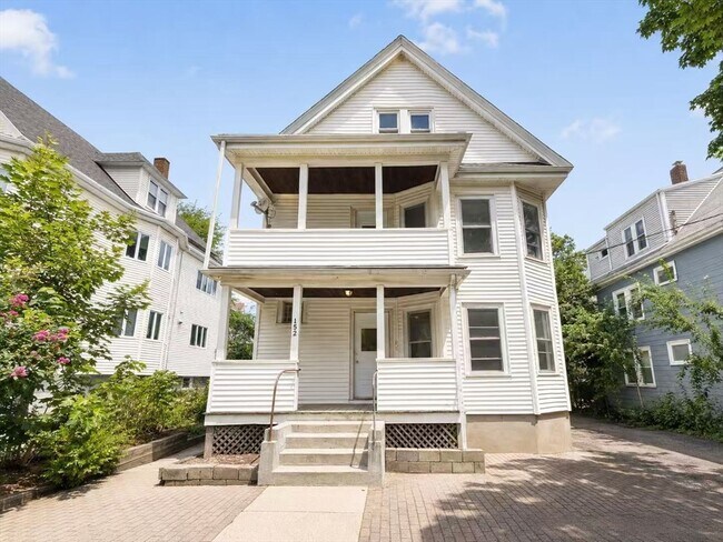 Building Photo - 152 Spruce St