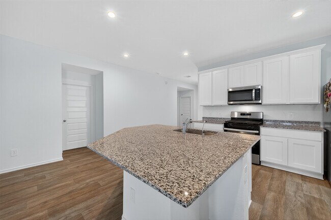 Building Photo - 7411 Canyon Chase Dr