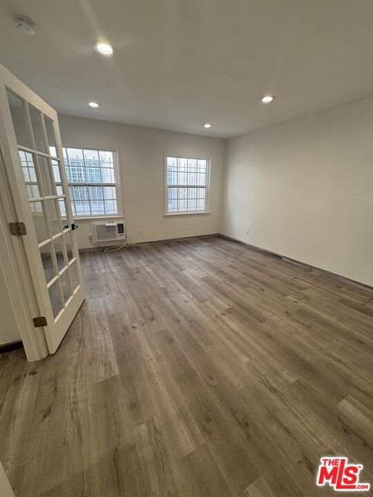 Building Photo - 133 Crescent Dr