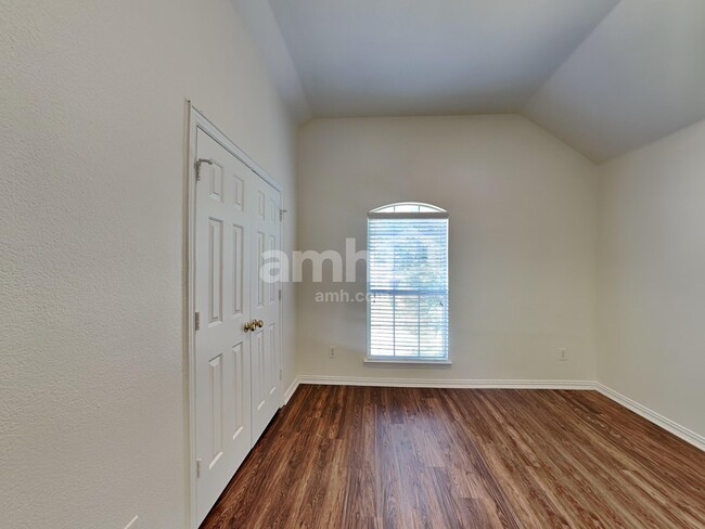 Building Photo - 2619 Hopkins Dr