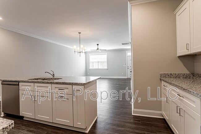 Building Photo - 14 Alderly Way