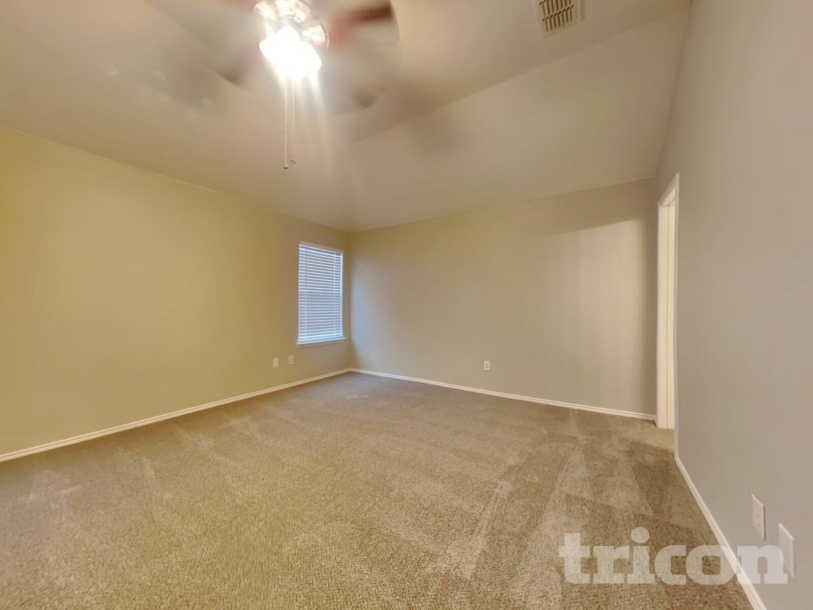 Building Photo - 2705 Lynx Ln