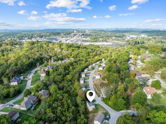 Building Photo - Modern 3-Bedroom Home Near Branson Landing – Available Now!