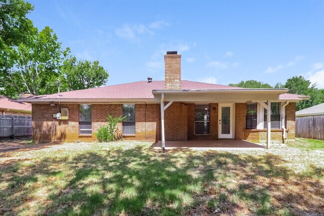 Building Photo - 721 Owens Dr