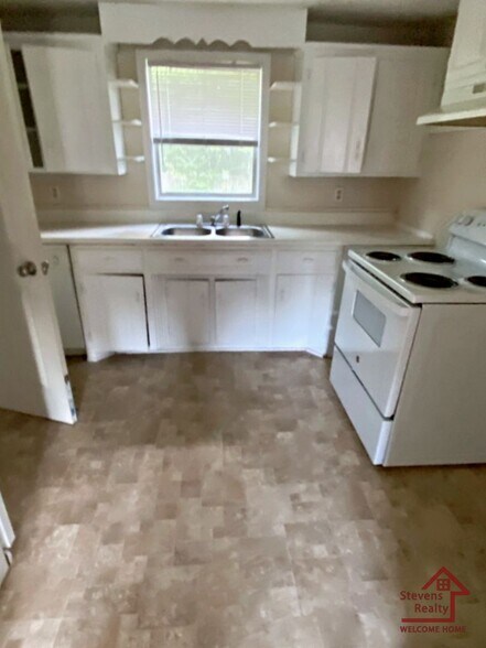 Building Photo - 25 N Franklin Ave