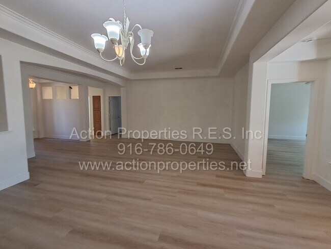 Building Photo - Action Properties R.E.S. Inc. Offering Beautiful Highland Park Single Story 3 Car, 4 Bedroom, Gar...