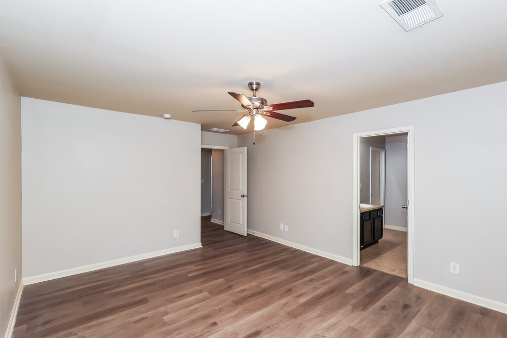 Building Photo - 260 Stillwood Dr