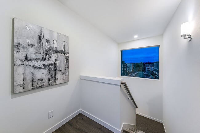 Building Photo - New Construction Townhouse - 2 Bedroom Columbia City