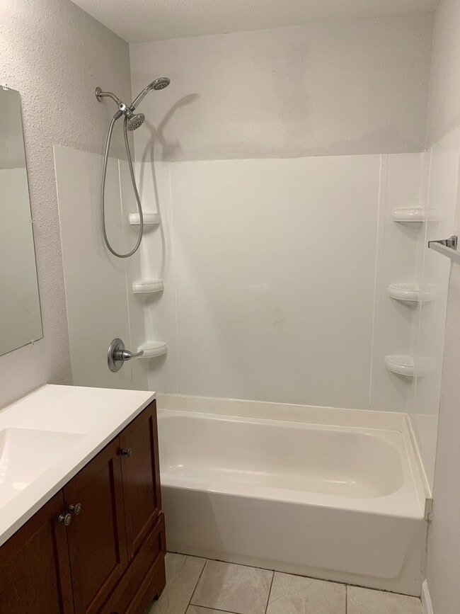 Building Photo - 321 Monroe St