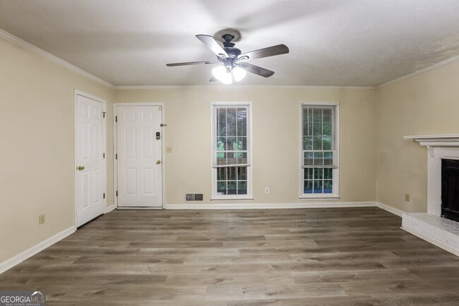 Building Photo - 2350 Bankstone Dr SW