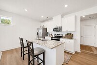 Building Photo - 2024 Woodbine Wy