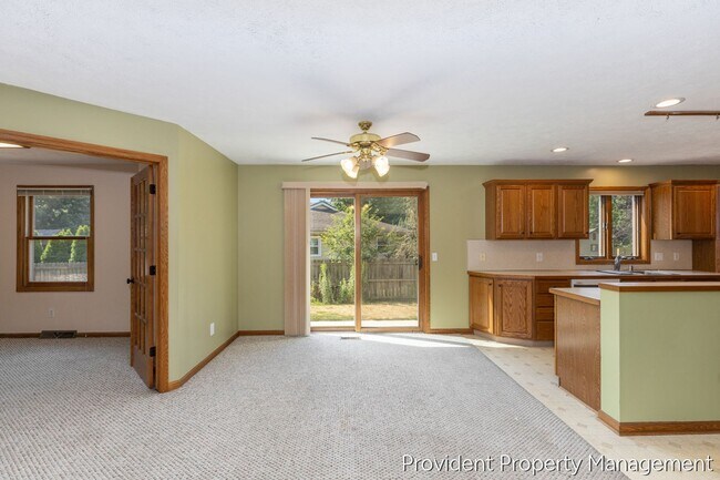 Building Photo - Spacious 4 Bedroom / 2.5 Bath Home with Byron Center Schools