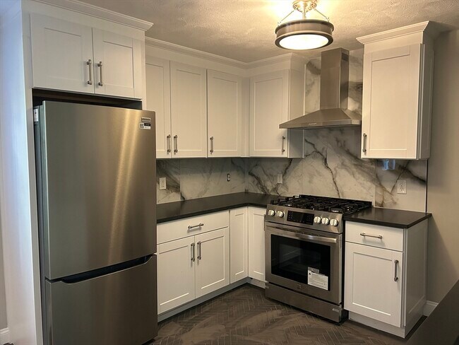 Building Photo - 18 Ashcroft St