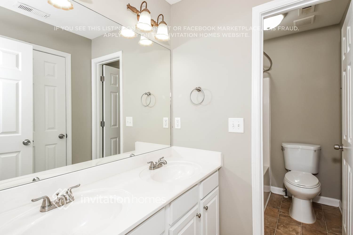 Building Photo - 2026 Castlemaine Cir