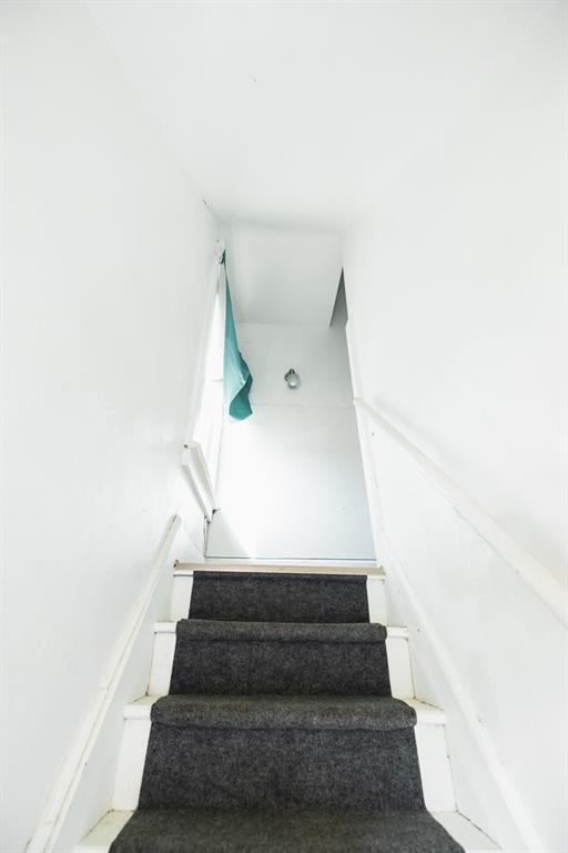 Building Photo - 839 E 26th St