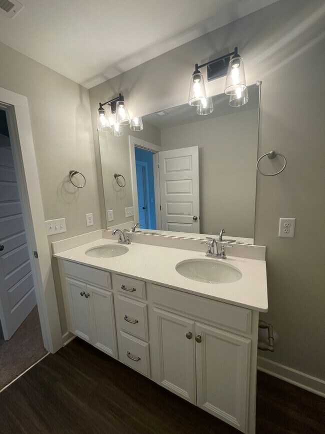 Building Photo - Home for Rent in Calera, AL!!! Available to View Now!!!