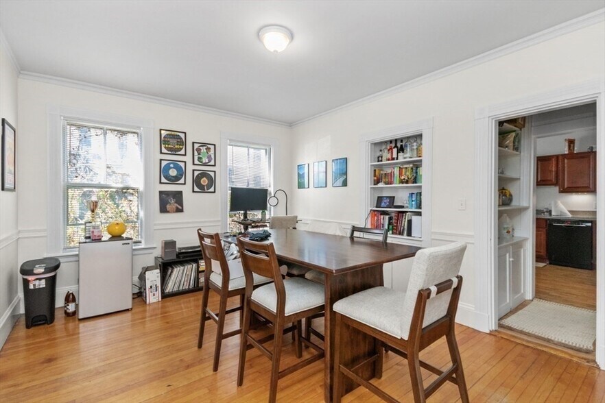 Building Photo - 24 Bentley St