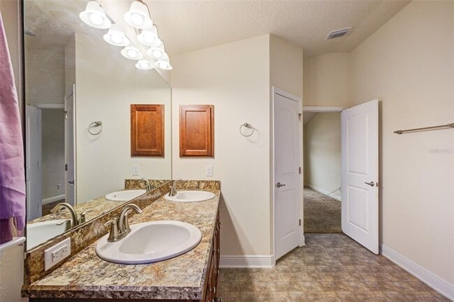 Building Photo - 1130 Sabine Ln