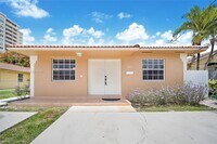 Building Photo - 3653 SW 27th St