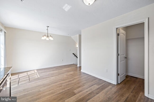 Building Photo - 15 Justify Dr