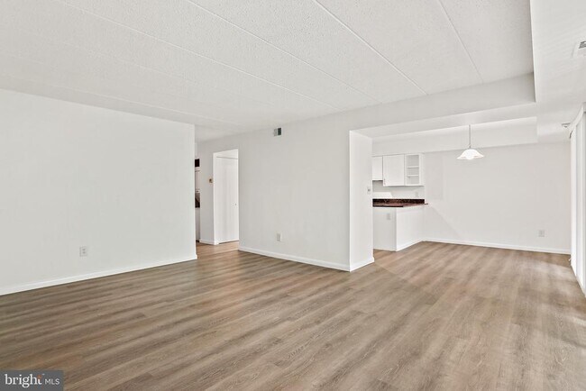 Building Photo - 5659 Harpers Farm Rd