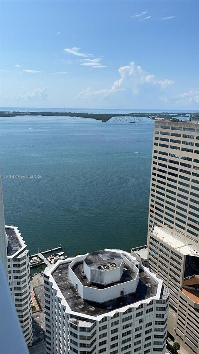 Building Photo - 950 Brickell Bay Dr