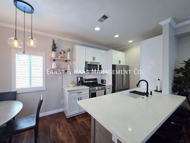 Building Photo - 3546 Linden Ave