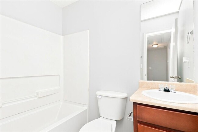 Building Photo - 8643 Thomas Ln