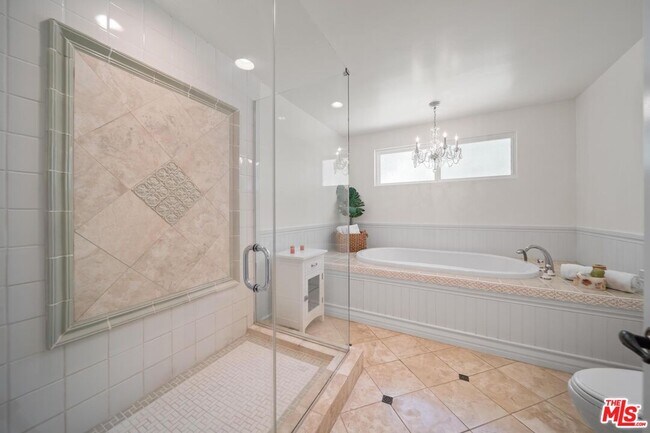 Building Photo - 24409 Voltara Ct