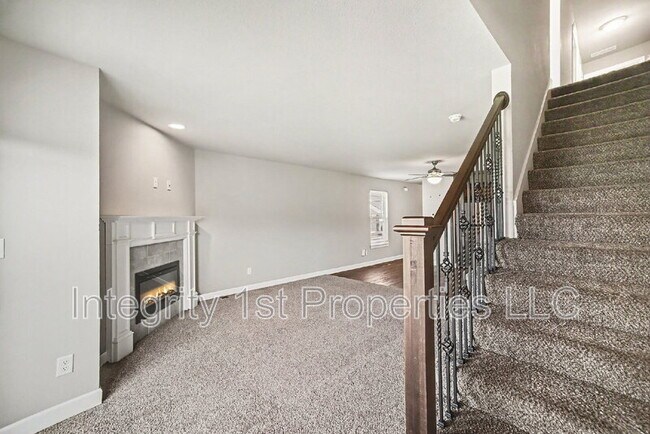 Building Photo - 10510 Clubhouse Dr