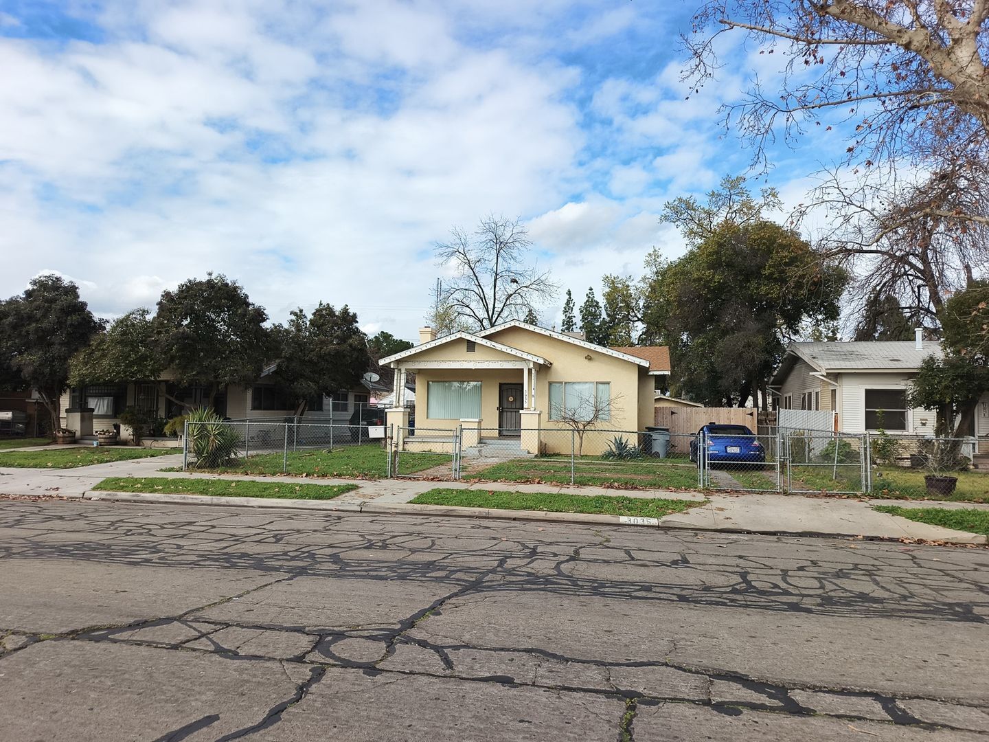 Building Photo - 3035 E El Monte Way