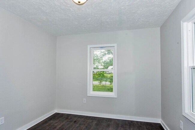 Building Photo - 1226-1222 Shakespeare Ave