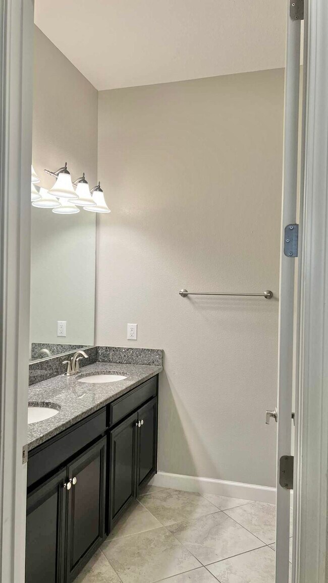 Building Photo - 2766 Hilliard Dr