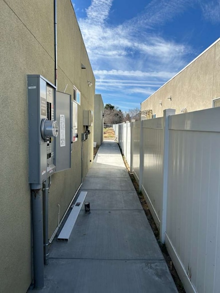 Building Photo - 9232 E Ave T